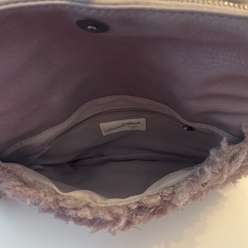 Universal Thread New With Tags Gray/Purple Fuzzy Sherpa Style Clutch NWT - Picture 3 of 7